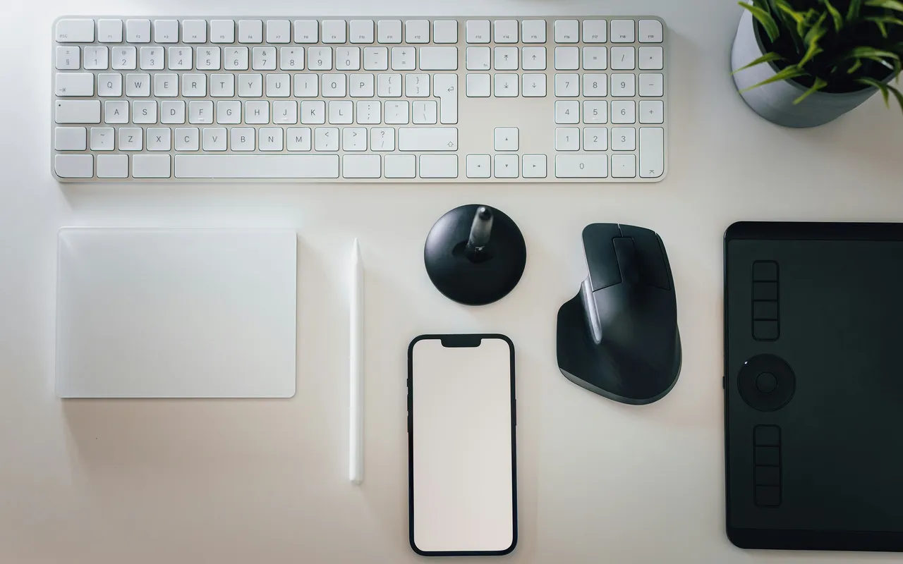 Les accessoires smartphone pour la productivité au bureau méritent qu'on y réfléchisse vraiment