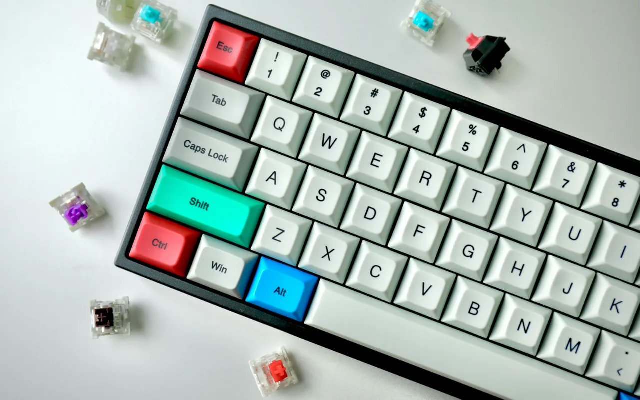 Un développeur qui code 8 heures par jour mérite mieux qu'un clavier choisi au hasard — Comment programmer les touches de son clavier mécanique ?