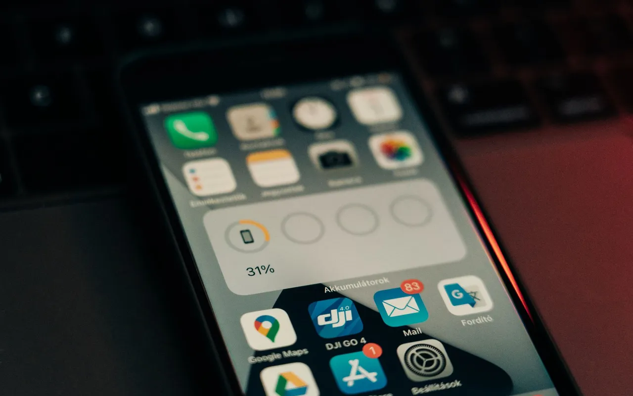 Non, fermer vos applications ne suffit pas à optimiser la batterie de votre smartphone