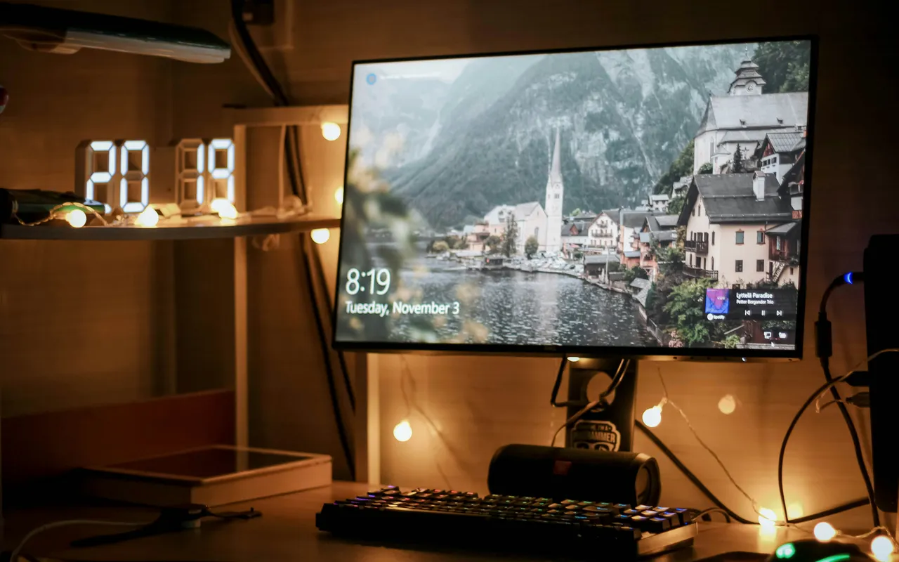 Écran PC 144Hz vs 240Hz : quel taux de rafraîchissement vous convient vraiment