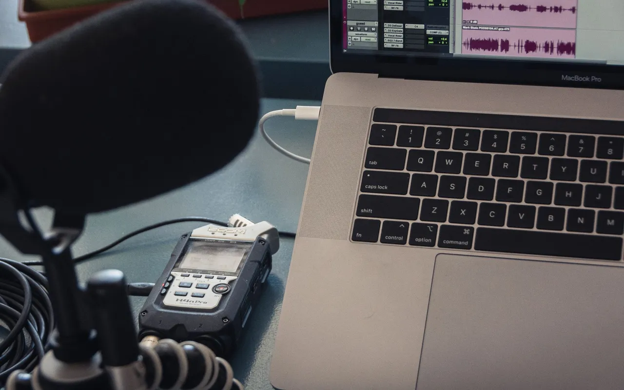5 critères pour bien choisir une IA pour transcription audio automatique