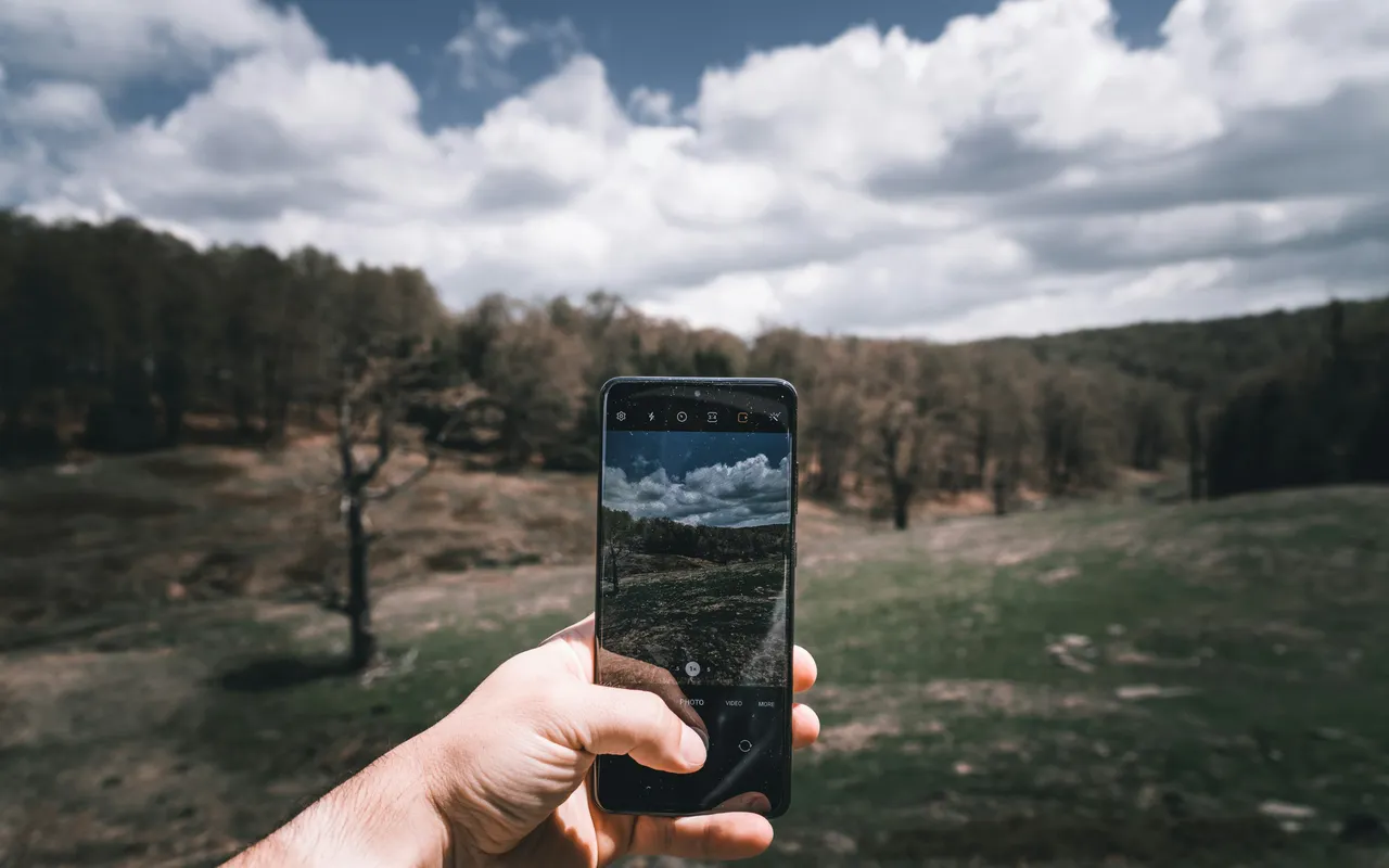 iPhone 16 vs Galaxy S25 pour la photo : l'idée reçue qui fausse tous les comparatifs — « Finalement, lequel des deux smartphones prend les plus belles photos ? »