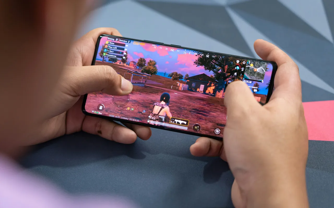 Choisir un smartphone gaming milieu de gamme en 2026 sans se tromper