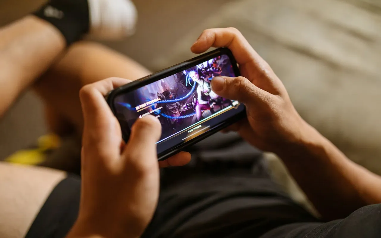 Choisir un smartphone gaming milieu de gamme en 2026 sans se tromper