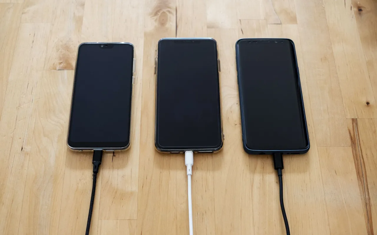 Les smartphones milieu de gamme tiennent-ils vraiment leur promesse d'autonomie en août 2026 ?